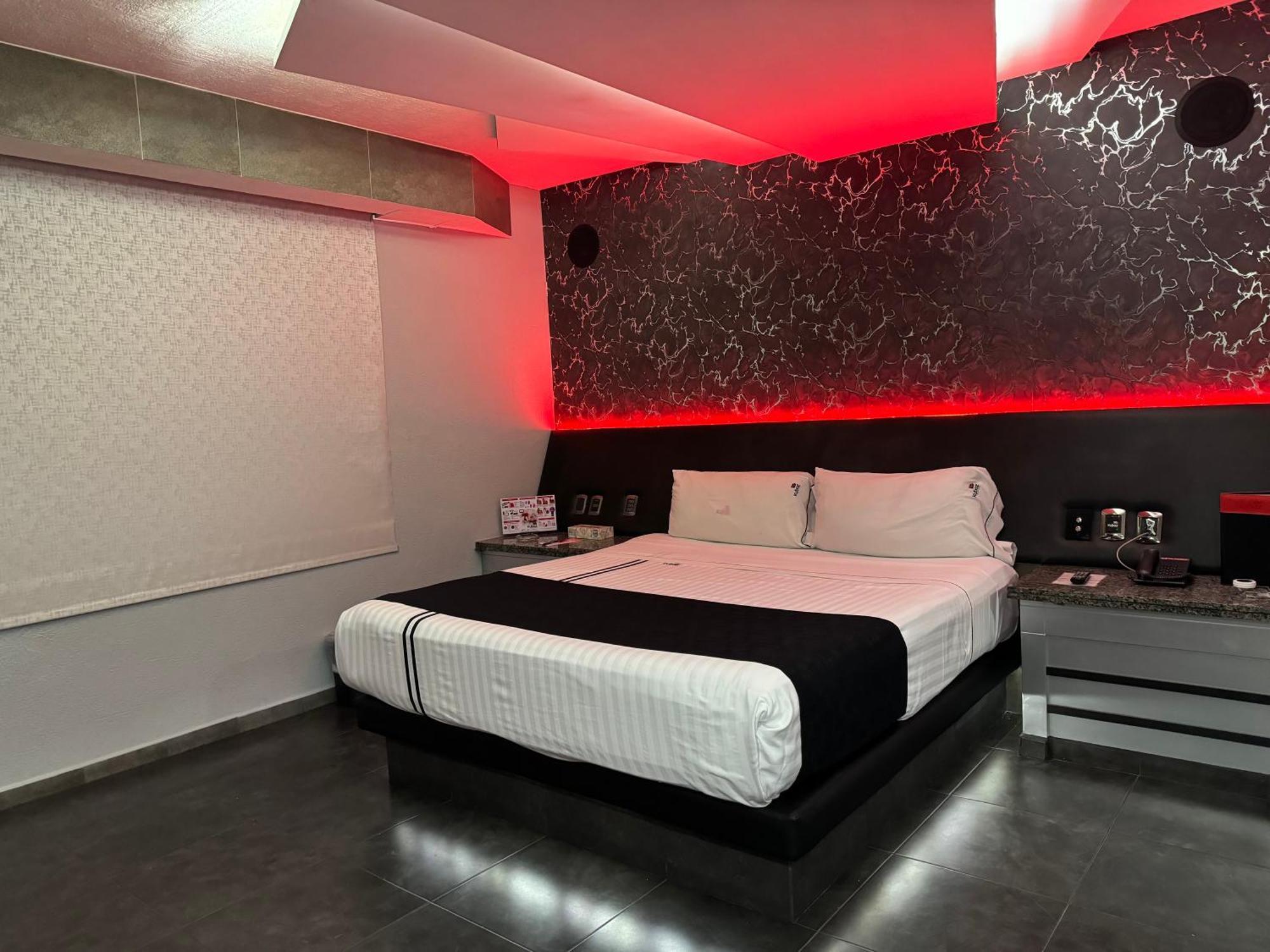 Kuboz Motor Hotel Zapopan Ngoại thất bức ảnh
