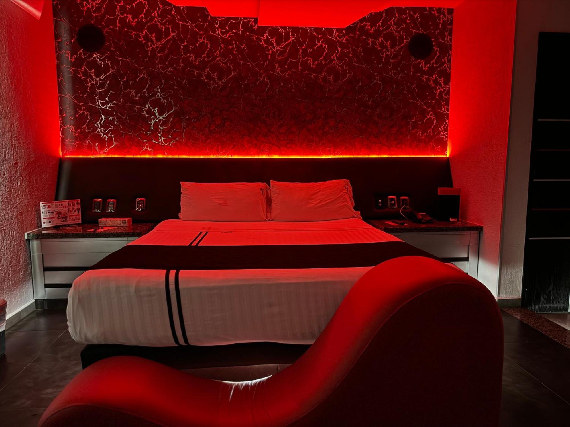 Kuboz Motor Hotel Zapopan Ngoại thất bức ảnh