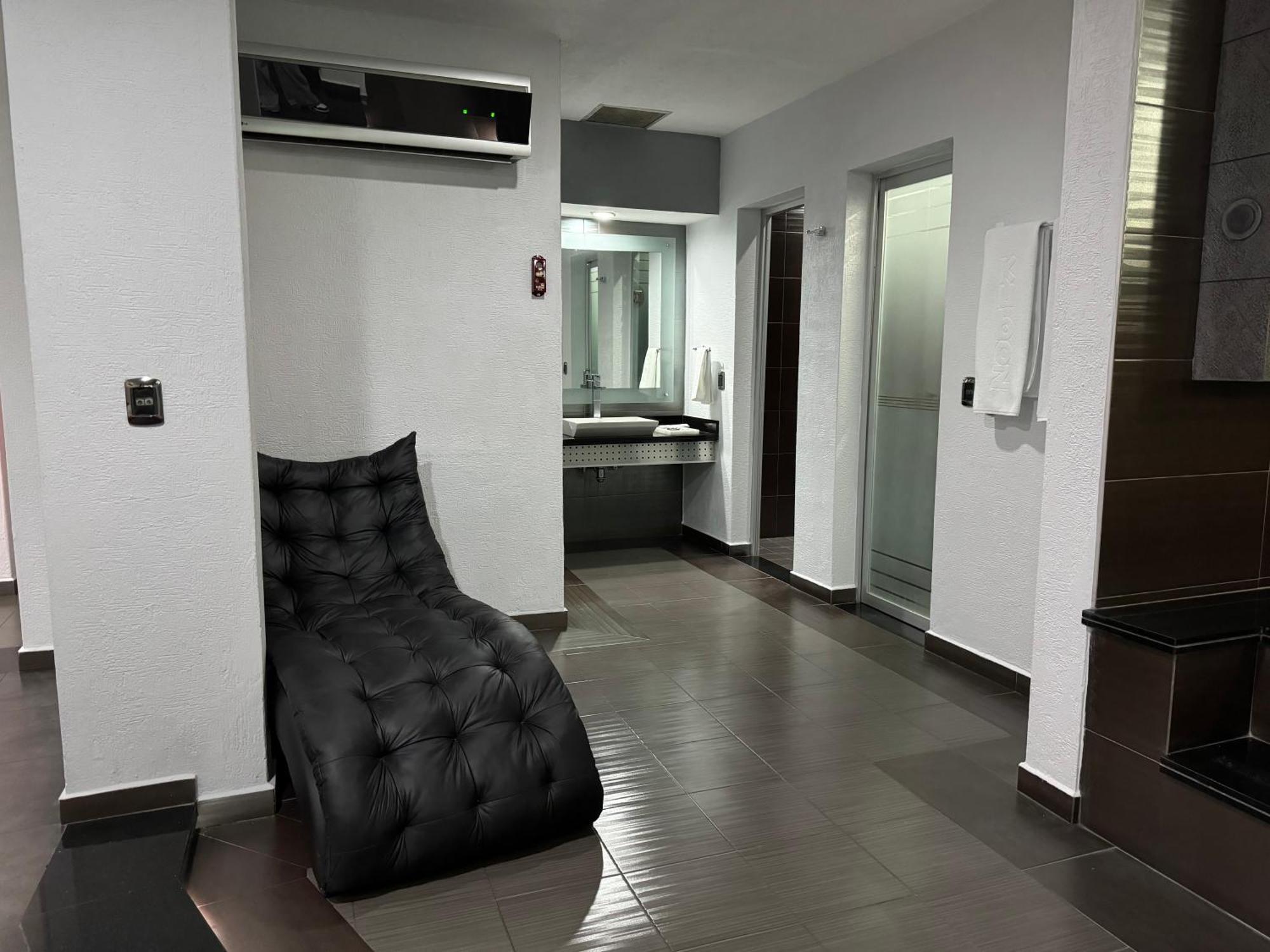 Kuboz Motor Hotel Zapopan Ngoại thất bức ảnh