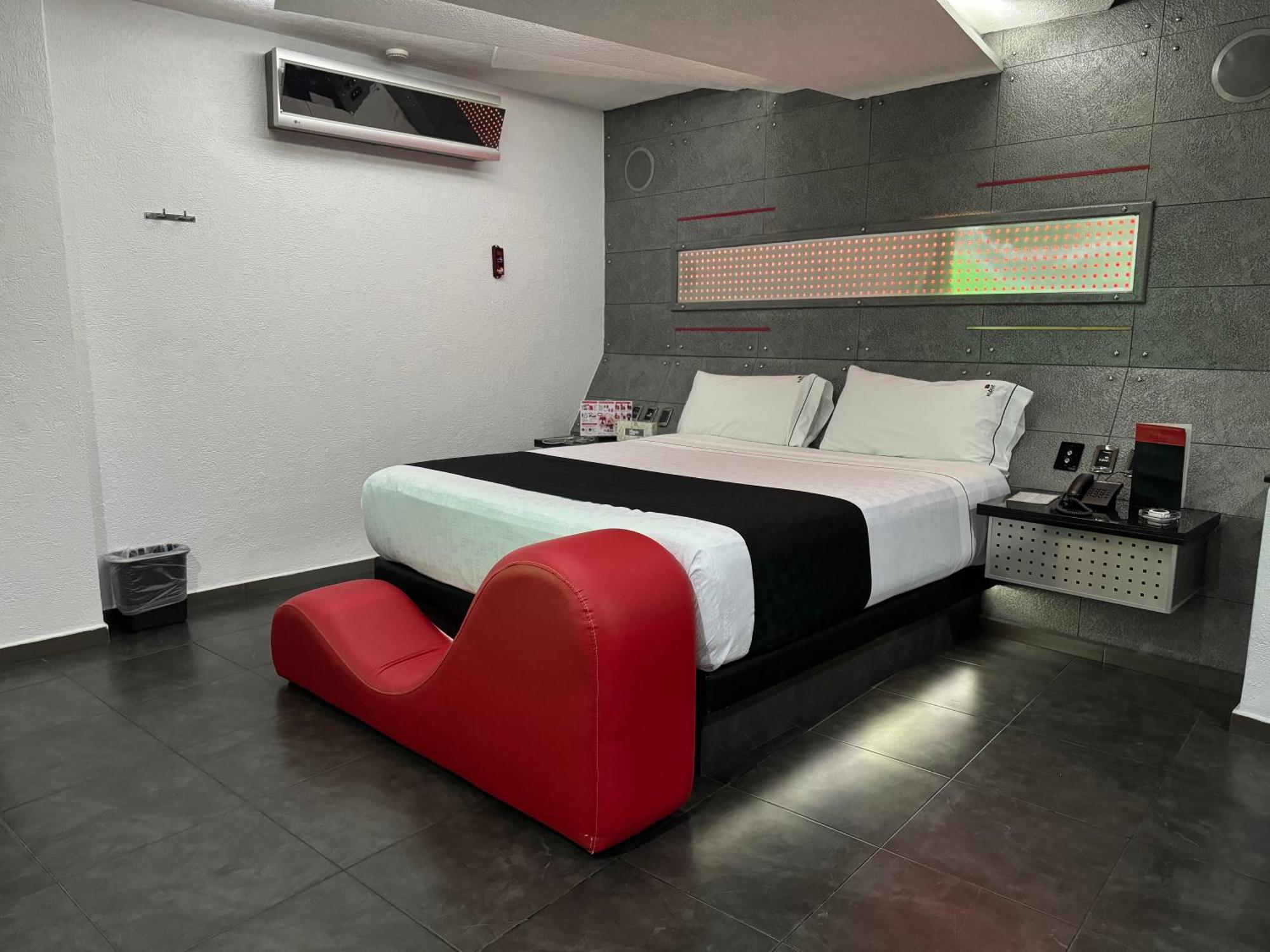 Kuboz Motor Hotel Zapopan Ngoại thất bức ảnh