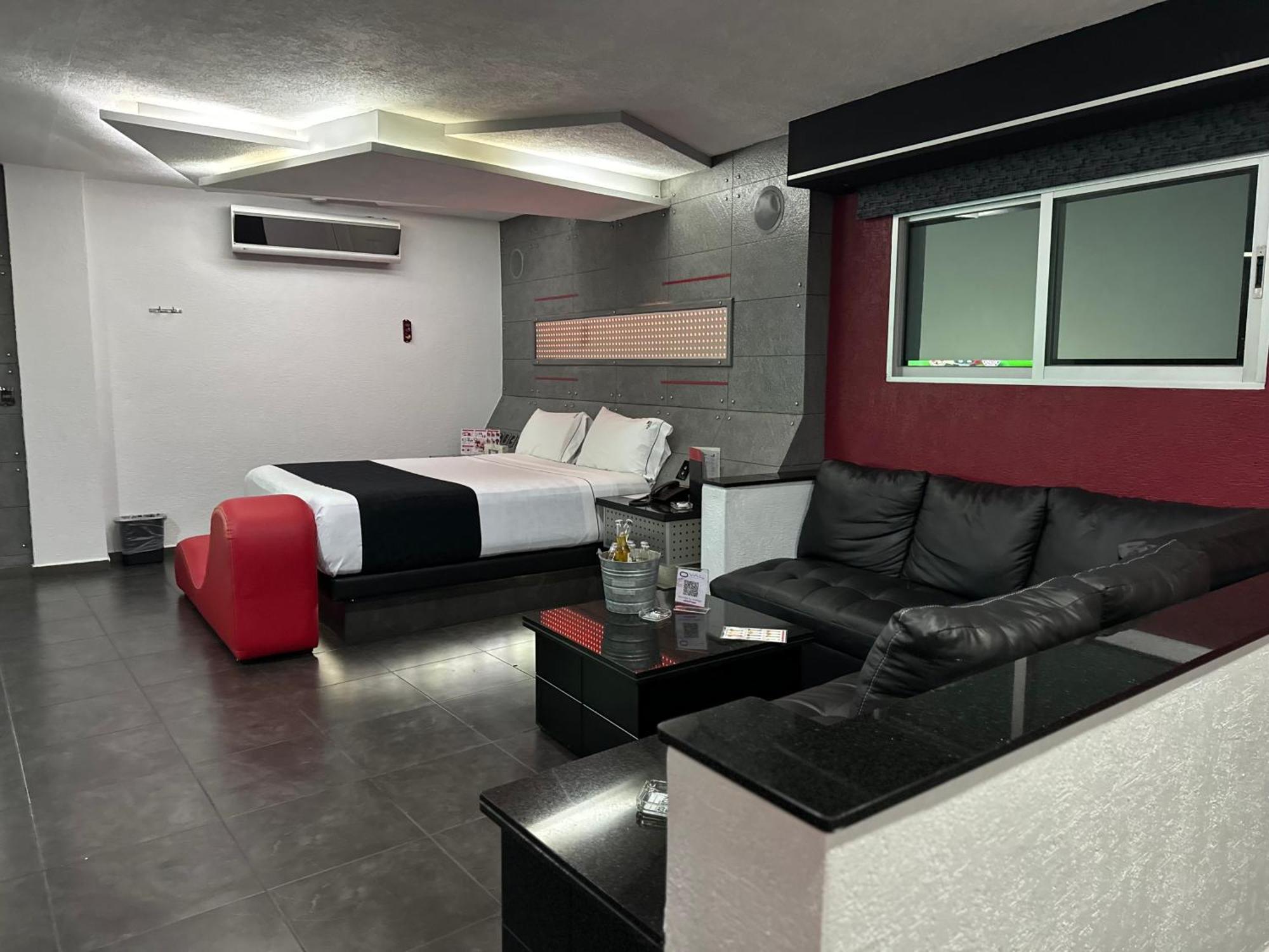 Kuboz Motor Hotel Zapopan Ngoại thất bức ảnh